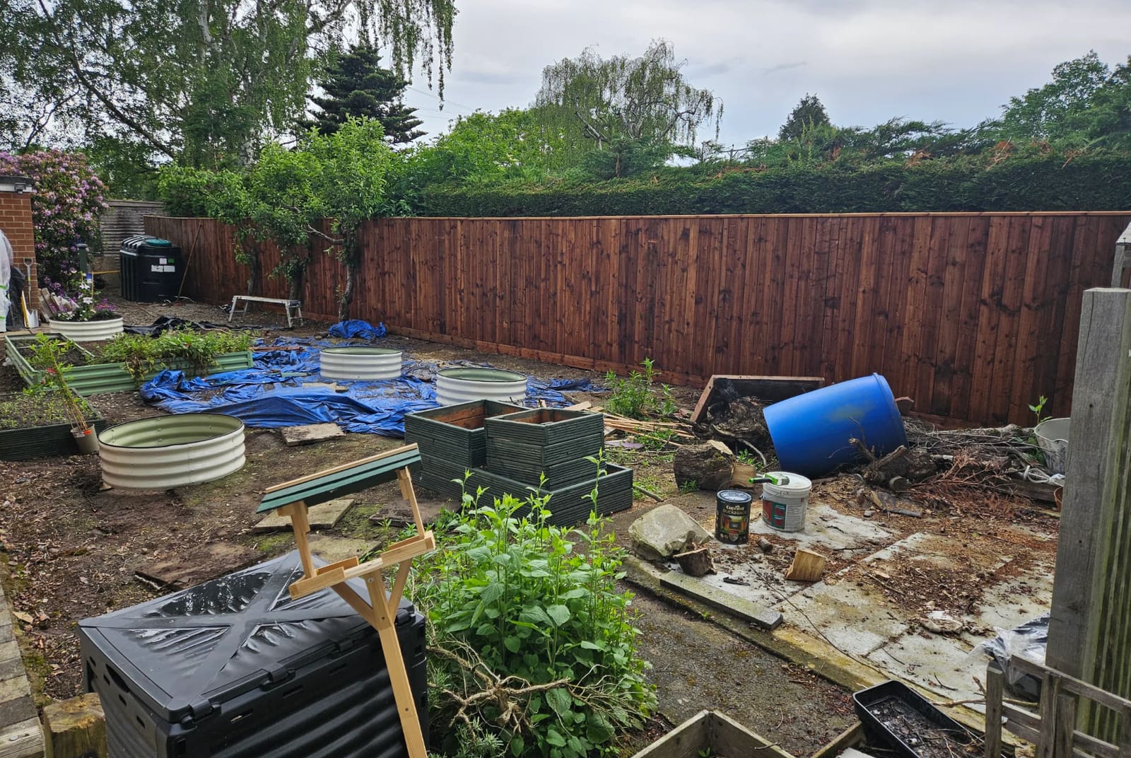 The 35 metre fence run from this review, behind the garden beds